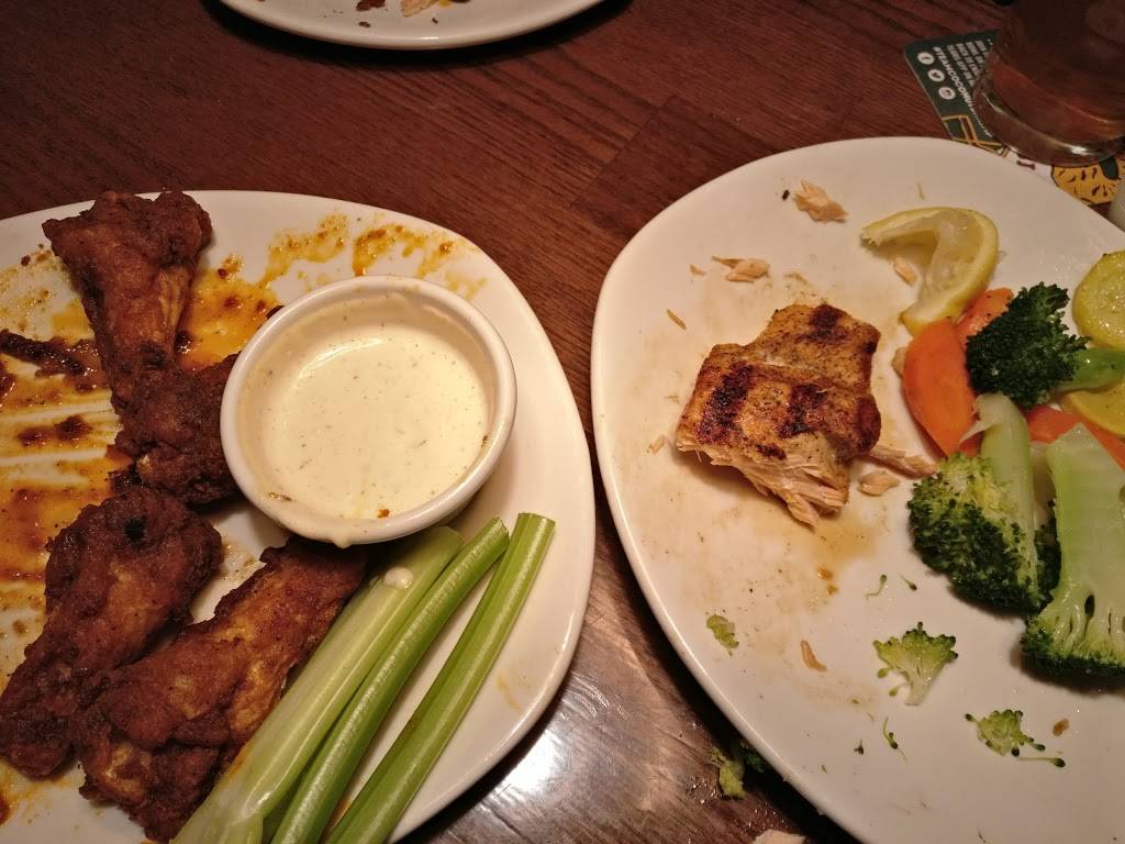 Outback Steakhouse | restaurant | 5535 Touhy Avenue, Skokie, IL 60077, USA | 8476747411 OR +1 847-674-7411