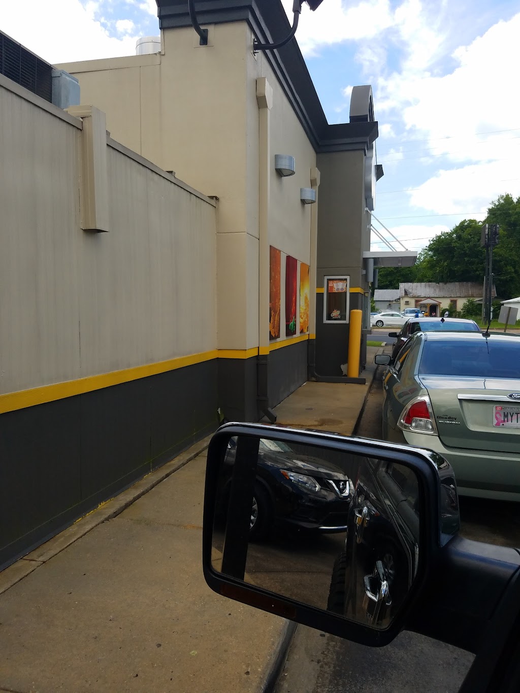 Churchs Chicken | restaurant | 1208 Broad St, Selma, AL 36701, USA | 3348771129 OR +1 334-877-1129