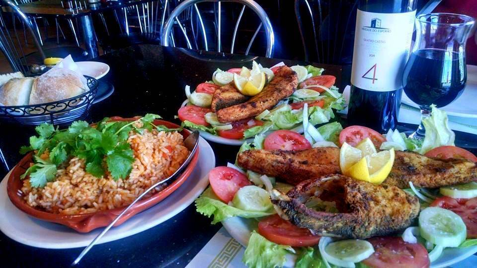 FaxChix Restaurant | restaurant | 868 Horseblock Road, Farmingville, NY 11738, USA | 6317364600 OR +1 631-736-4600