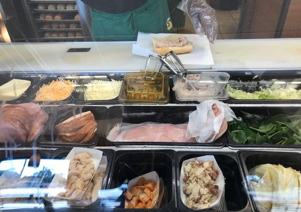 Subway | restaurant | 2509 Memorial Ave, Lynchburg, VA 24501, USA | 4348474631 OR +1 434-847-4631