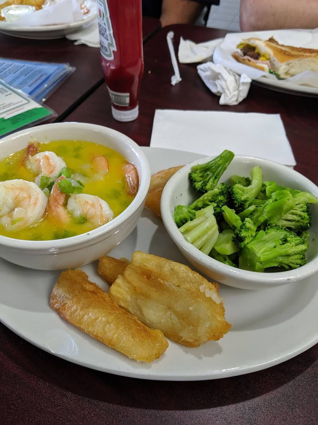 JJs Bar & Grill | restaurant | 726 E Oglethorpe Hwy, Hinesville, GA 31313, USA | 9128779119 OR +1 912-877-9119