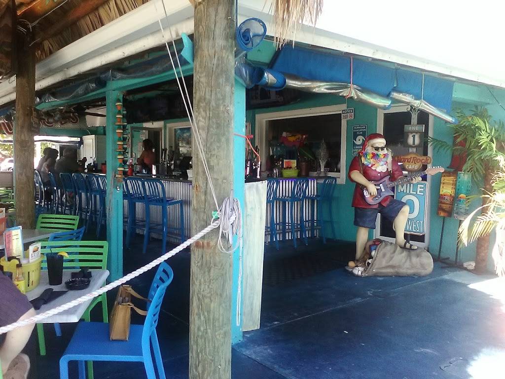 FINS Seafood & Dive Bar | restaurant | 3422 Del Prado Blvd S, Cape Coral, FL 33904, USA | 2399845449 OR +1 239-984-5449