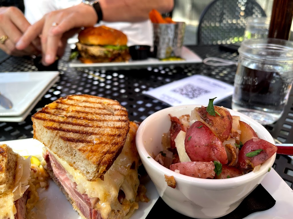 Schatzis Pub and Bier Garden | restaurant | 202 Main St, Poughkeepsie, NY 12601, USA | 8454541179 OR +1 845-454-1179