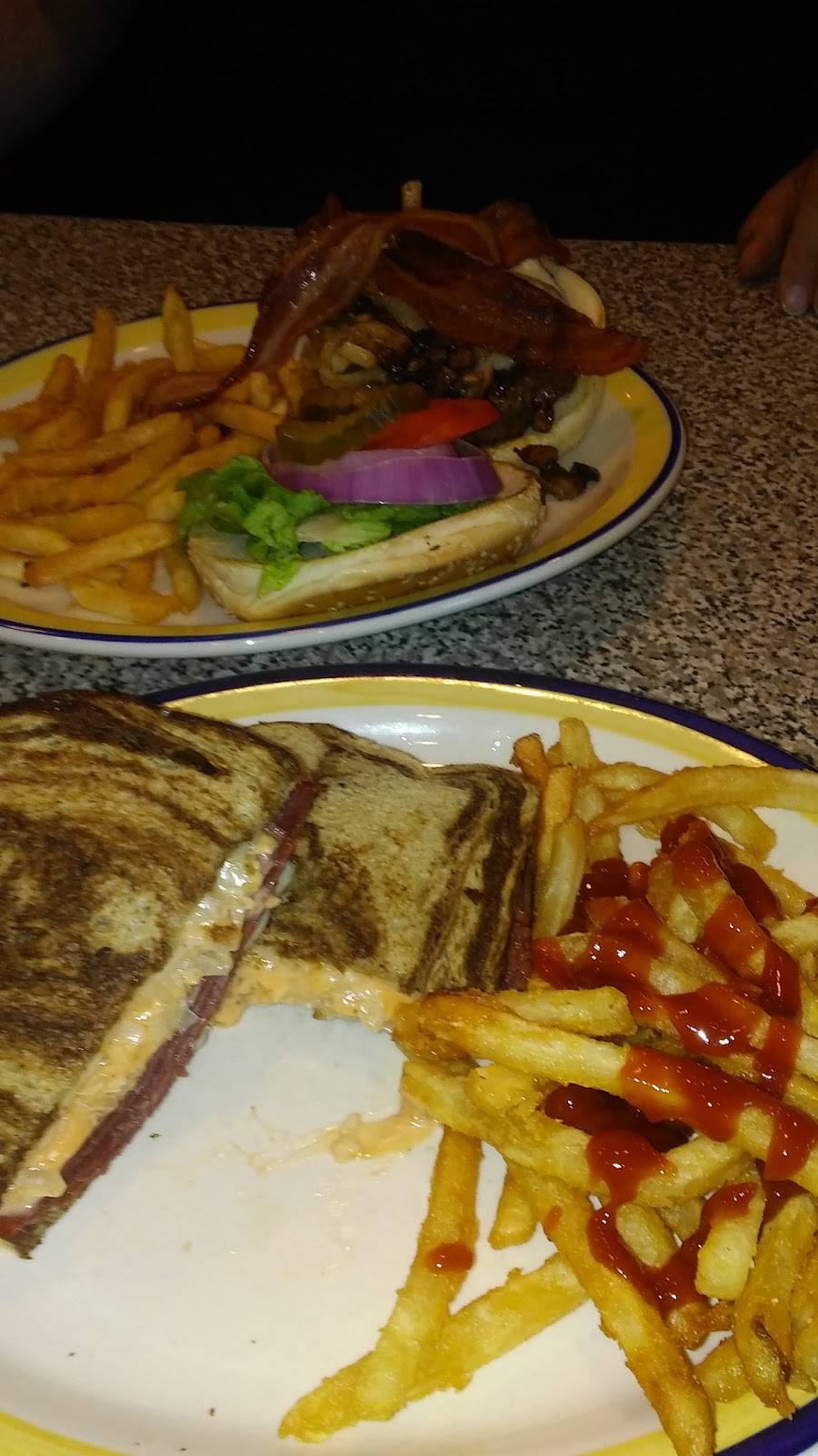 5 & Diner Delux | restaurant | 11340 W Bell Rd #125, Surprise, AZ 85378, USA | 6235834100 OR +1 623-583-4100