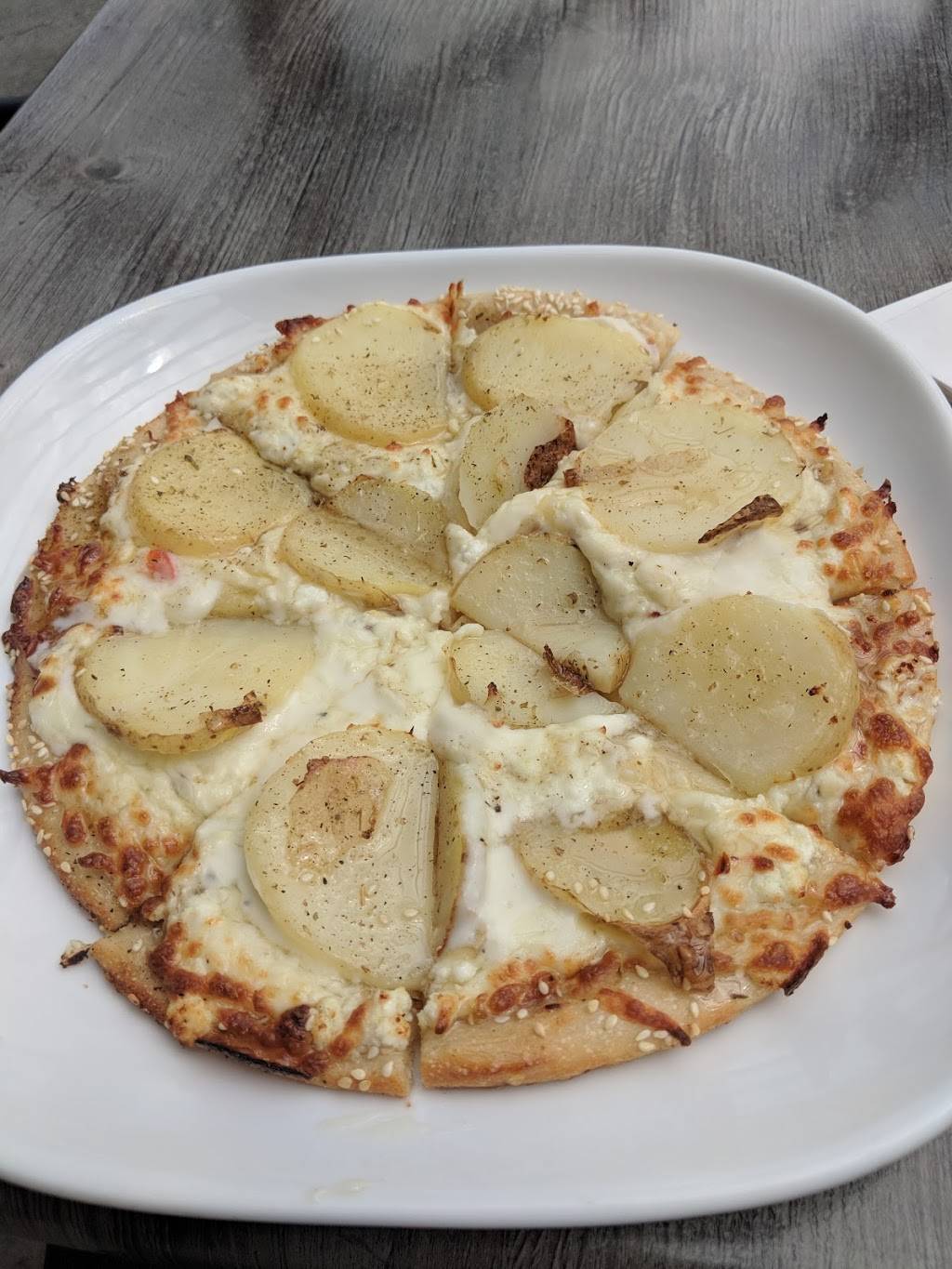 Boston Pizza | restaurant | 431 Norwich Ave, Woodstock, ON N4S 3W4, Canada | 5195367800 OR +1 519-536-7800