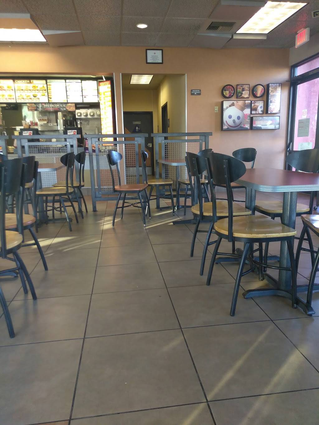 Jack in the Box | restaurant | 20037 Ventura Blvd, Woodland Hills, CA 91364, USA | 8188879339 OR +1 818-887-9339