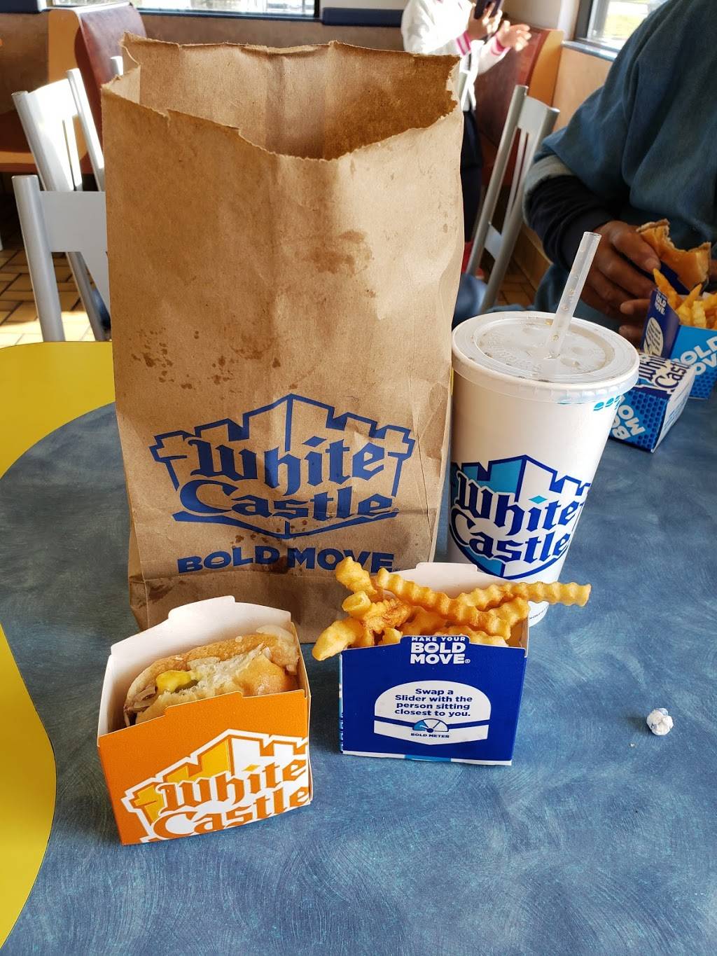 White Castle | restaurant | 23000 Telegraph Rd, Southfield, MI 48033, USA | 2483520842 OR +1 248-352-0842