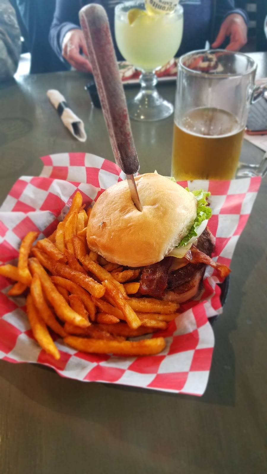 Three Bs Grill | restaurant | 4590 Kingwood Dr, Kingwood, TX 77345, USA | 2813607797 OR +1 281-360-7797