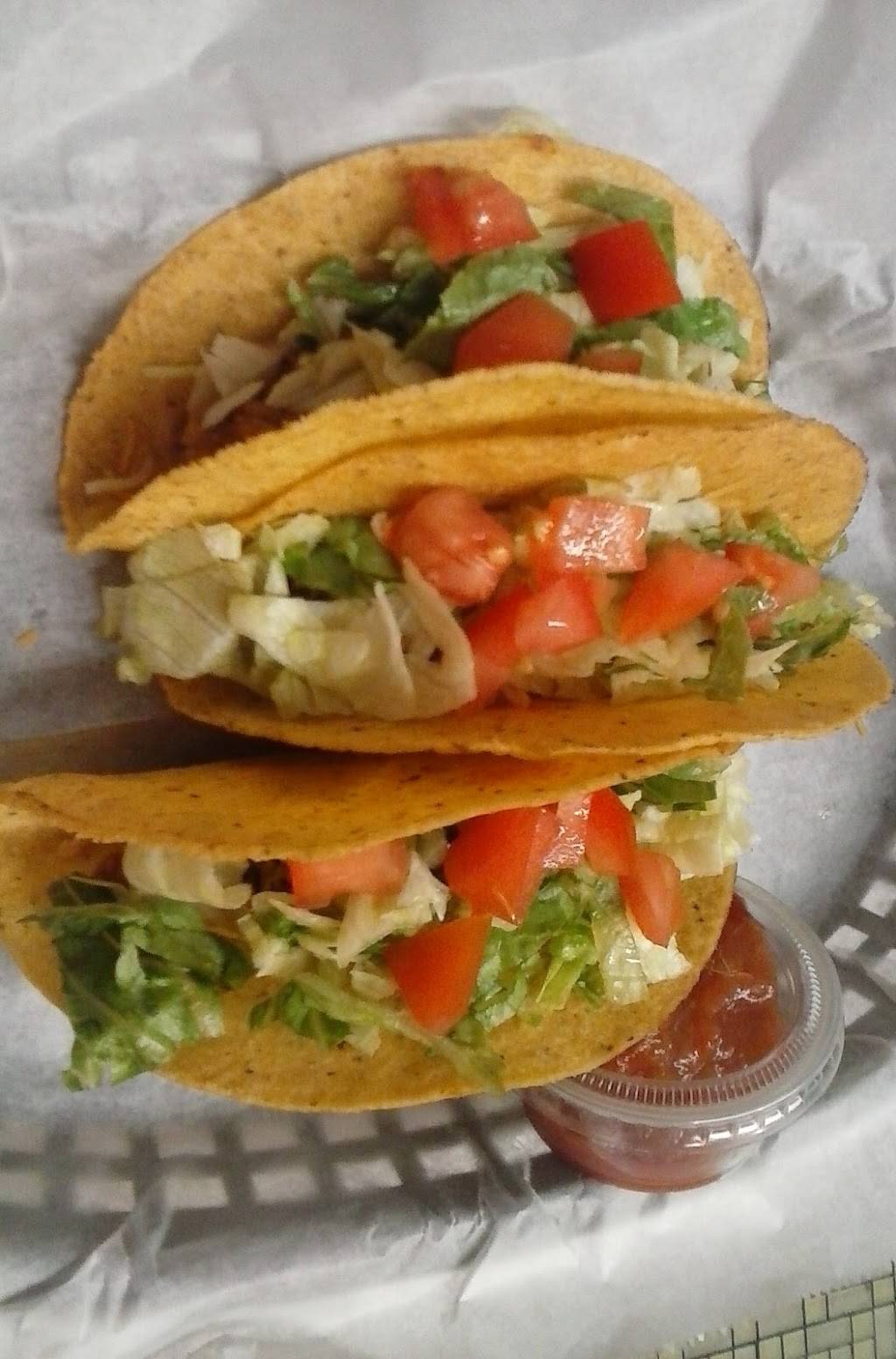 Magillas | restaurant | 3126, 255 S Four Mile Run Rd, Youngstown, OH 44515, USA | 3307993335 OR +1 330-799-3335