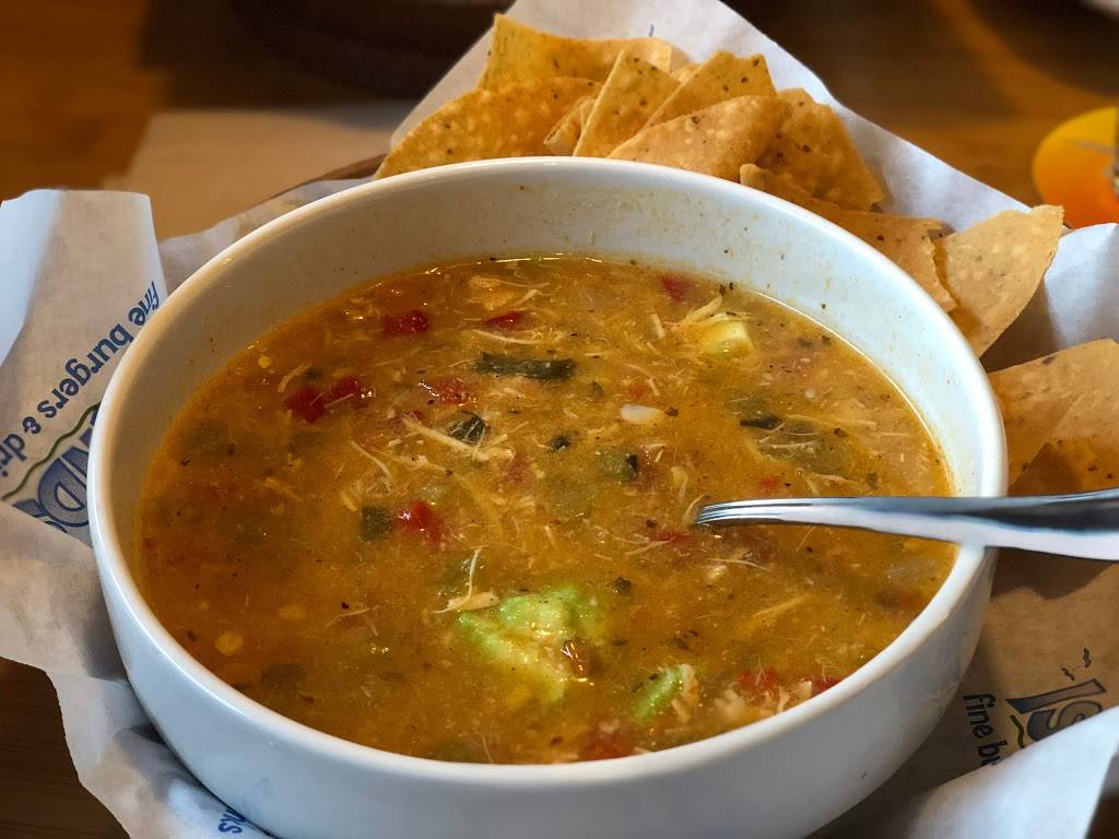 Islands Restaurant Mission Valley | restaurant | 2441 Fenton Pkwy, San Diego, CA 92108, USA | 6196402727 OR +1 619-640-2727