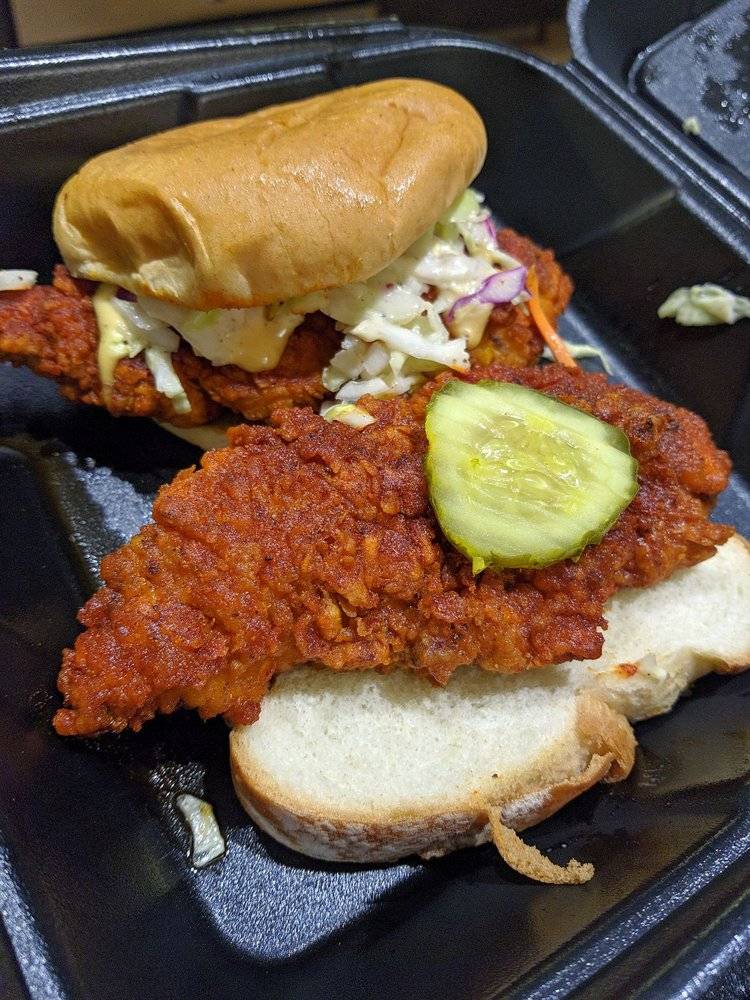 Angry Birdz | restaurant | 5065 Hollywood Blvd ste102, Los Angeles, CA 90027, USA | 3239282825 OR +1 323-928-2825