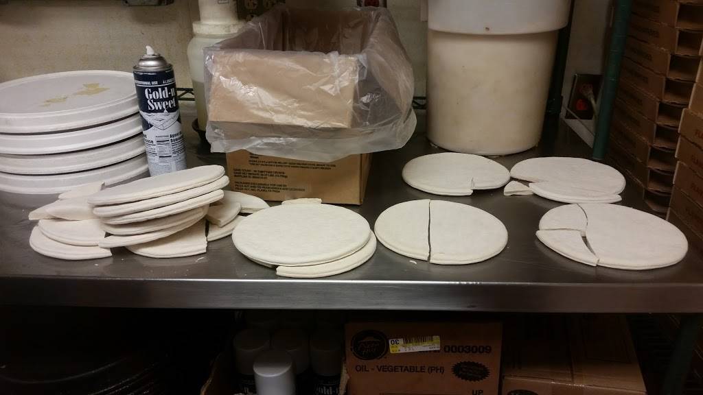 Pizza Hut | meal takeaway | 374 Fairfax Pike, Stephens City, VA 22655, USA | 5408693636 OR +1 540-869-3636