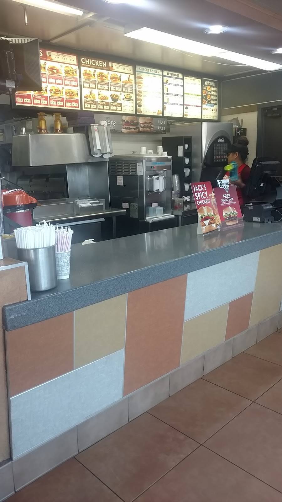 Jack in the Box | restaurant | 1724 W, CA-1, Lomita, CA 90717, USA | 3103265225 OR +1 310-326-5225