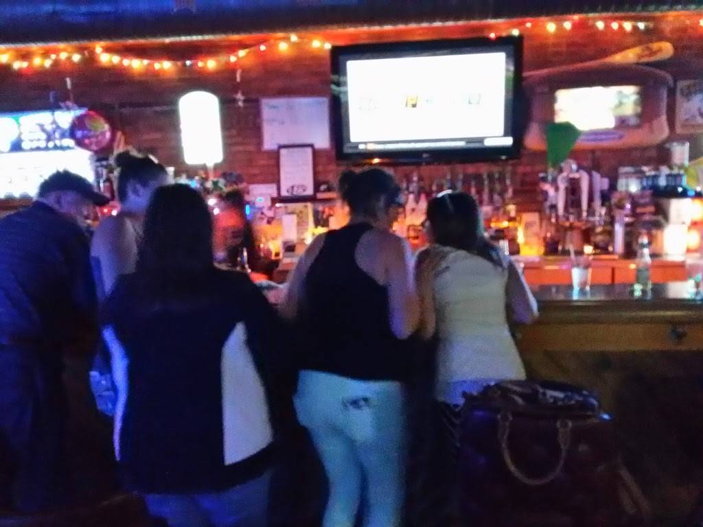 Danny Boys Irish Pub | restaurant | 1242, 315 E Lake St, Horicon, WI 53032, USA | 9204850823 OR +1 920-485-0823