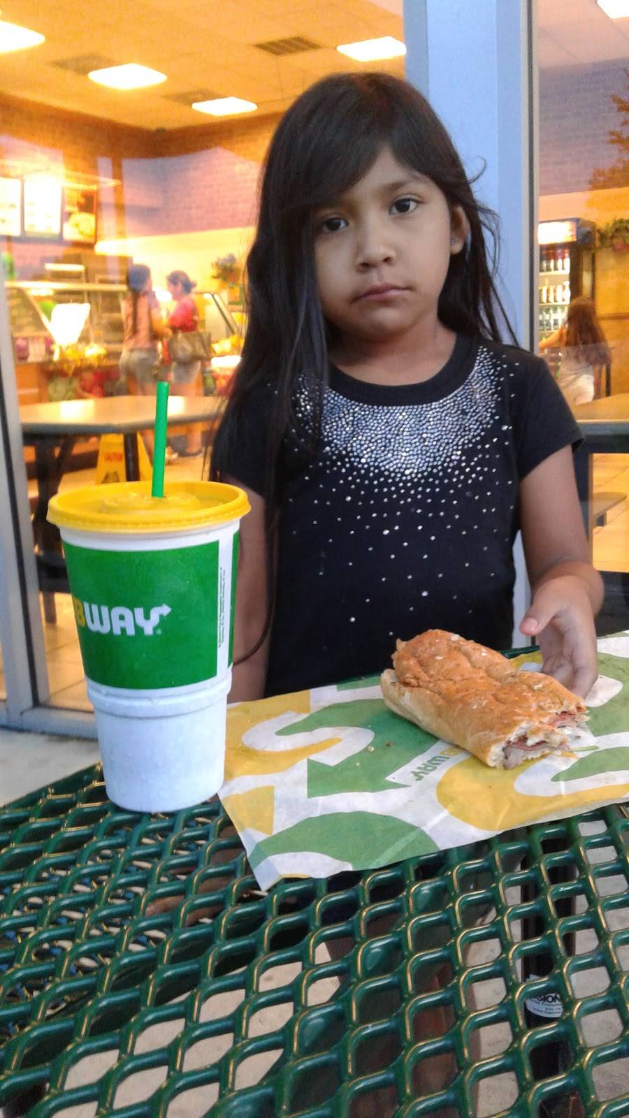 Subway Restaurants | restaurant | 207 Sidney Baker St S, Kerrville, TX 78028, USA | 8307924445 OR +1 830-792-4445