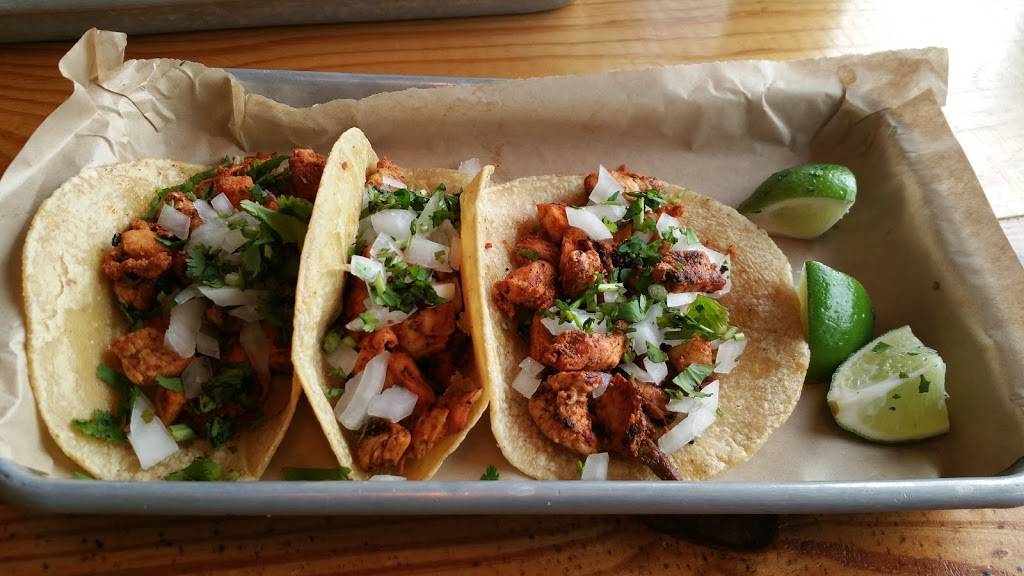 Taqueria La Ventana | restaurant | 3847 Cedar Springs Rd, Dallas, TX 75219, USA | 9724325945 OR +1 972-432-5945