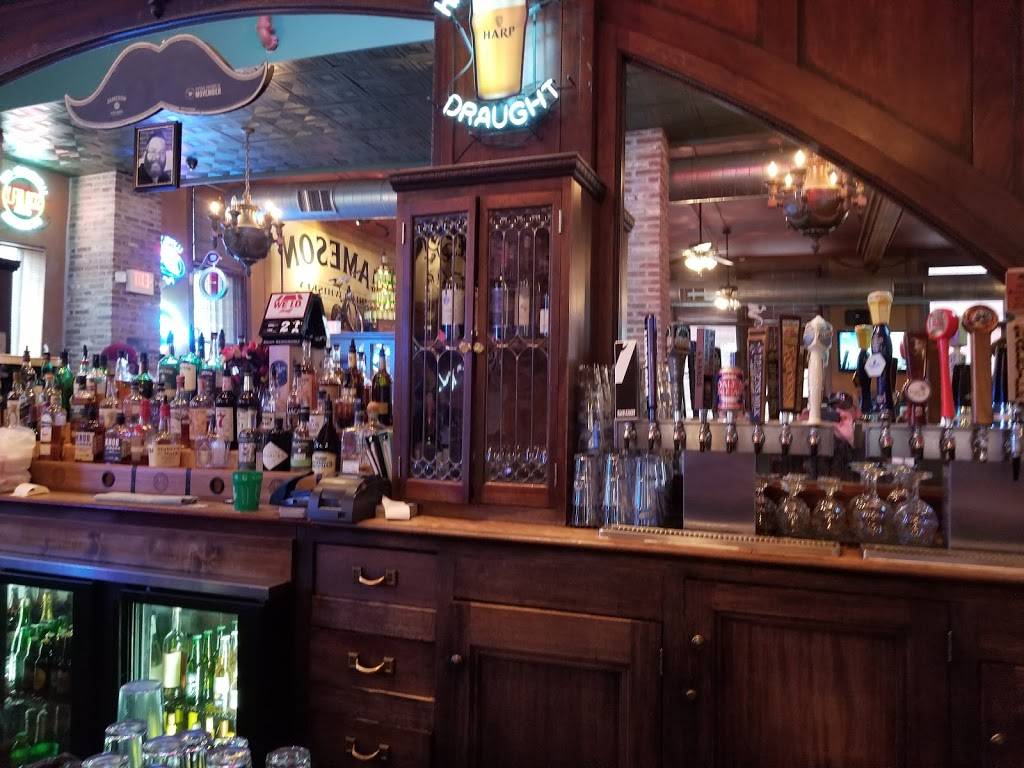 Llywelyns Pub | restaurant | 100 N Main St, St Charles, MO 63301, USA | 6367248520 OR +1 636-724-8520