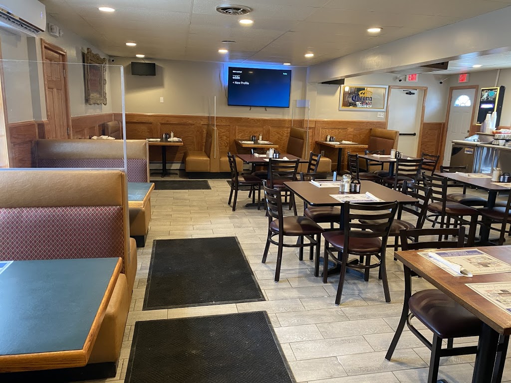 Lakwood Diner & Bar | restaurant | 394 Lakewood Rd, Waterbury, CT 06704, USA | 2035979932 OR +1 203-597-9932