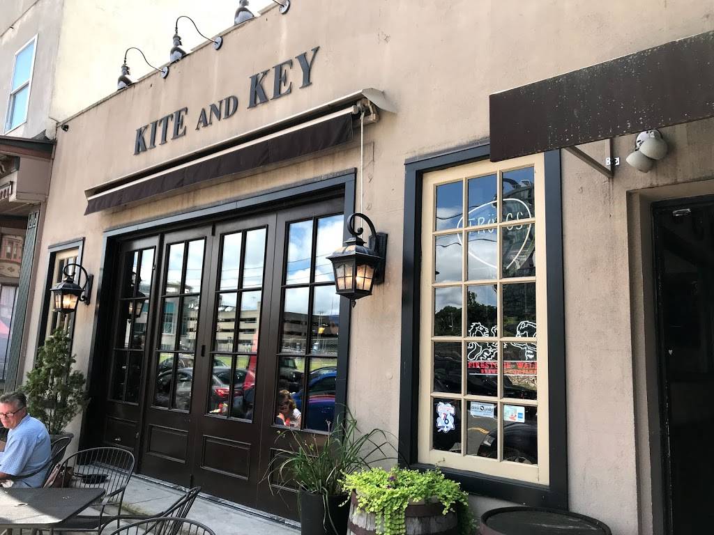 Kite & Key | restaurant | 1836 Callowhill St, Philadelphia, PA 19130, USA | 2155681818 OR +1 215-568-1818