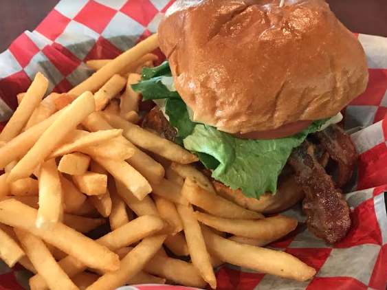 Tavern On the Main | restaurant | 235 S Main St, Clawson, MI 48017, USA | 2485881696 OR +1 248-588-1696