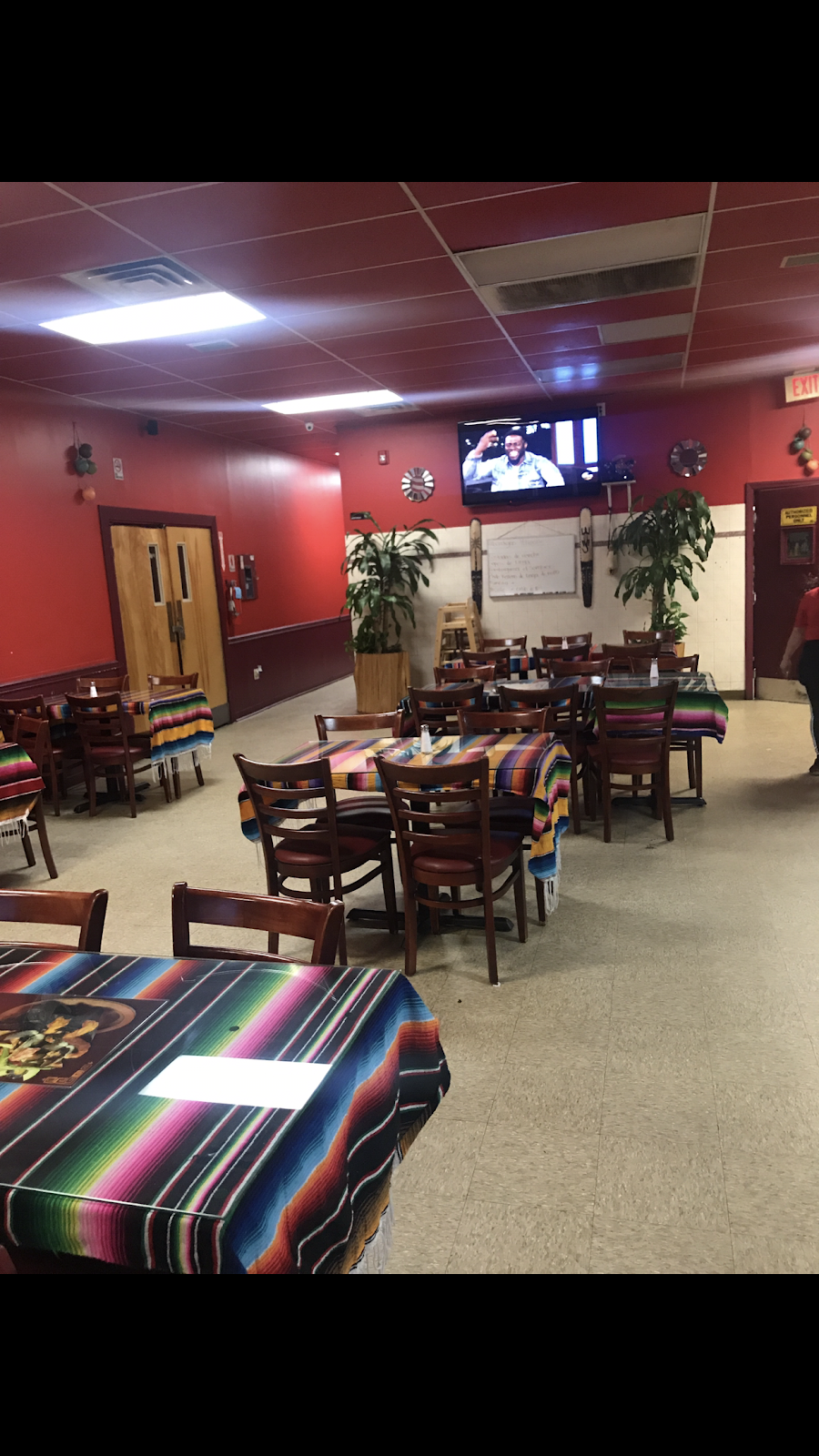 Restaurant El Sombrero | restaurant | 25 Broad St, Freehold, NJ 07728, USA | 7323031300 OR +1 732-303-1300