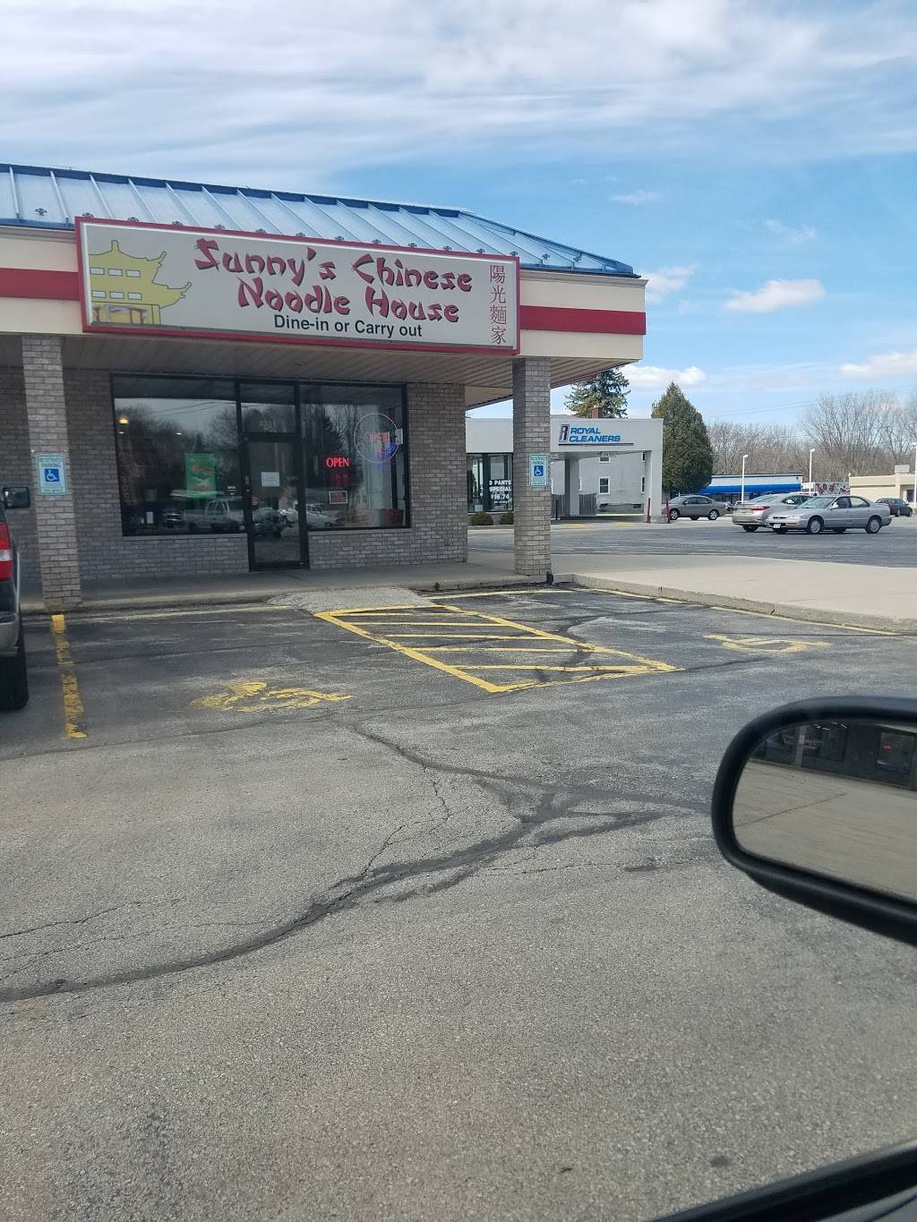 Sunnys Chinese Noodle House | restaurant | 2331 Velp Ave, Green Bay, WI 54303, USA | 9206619088 OR +1 920-661-9088