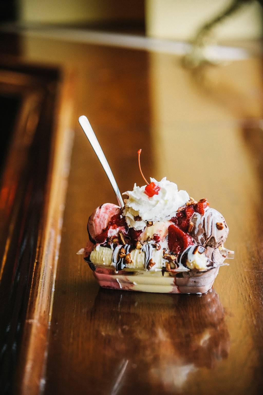 Fricanos Muskegon Lake | restaurant | 1050 West Western Avenue Suite 200 Suite 200, Muskegon, MI 49441, USA | 2317227775 OR +1 231-722-7775