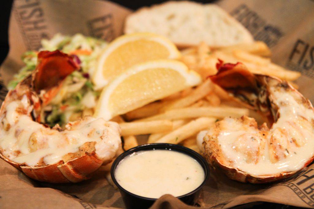 FishBonz Grill | restaurant | 2599 Airport Dr, Torrance, CA 90505, USA | 3103252669 OR +1 310-325-2669