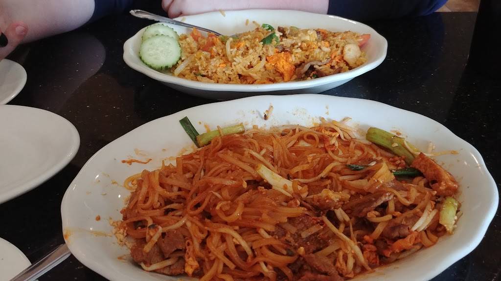 Thai E San | restaurant | 2334 N College Ave, Fayetteville, AR 72703, USA | 4795878177 OR +1 479-587-8177