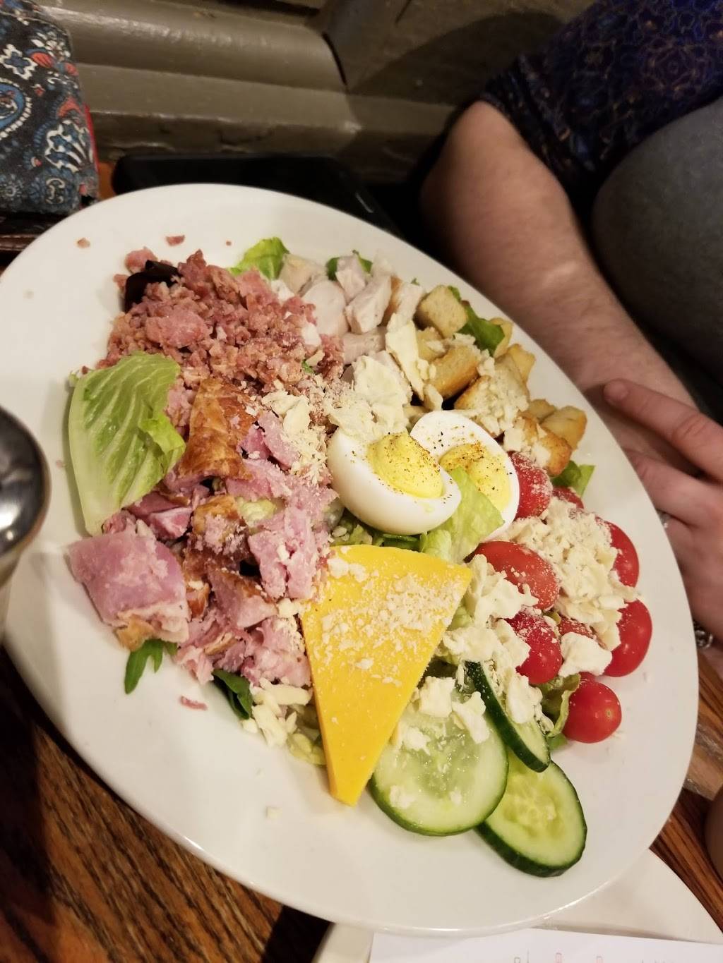 Cracker Barrel Old Country Store | restaurant | 12 Plaza Pkwy, Lexington, NC 27292, USA | 3362421212 OR +1 336-242-1212