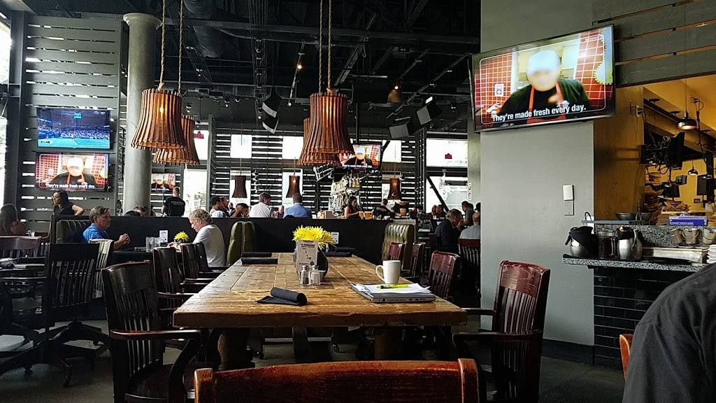 Public House Downtown | restaurant | 1132 16th St, Sacramento, CA 95814, USA | 9164460888 OR +1 916-446-0888