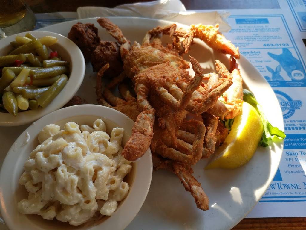 Beach Pub | restaurant | 1001 Laskin Rd, Virginia Beach, VA 23451, USA | 7574228817 OR +1 757-422-8817