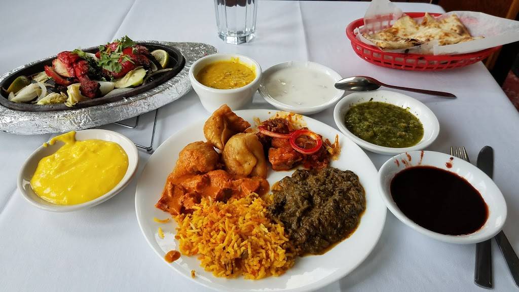 Punjabi Dhabha | restaurant | 2525 W Devon Ave, Chicago, IL 60659, USA | 7732622080 OR +1 773-262-2080