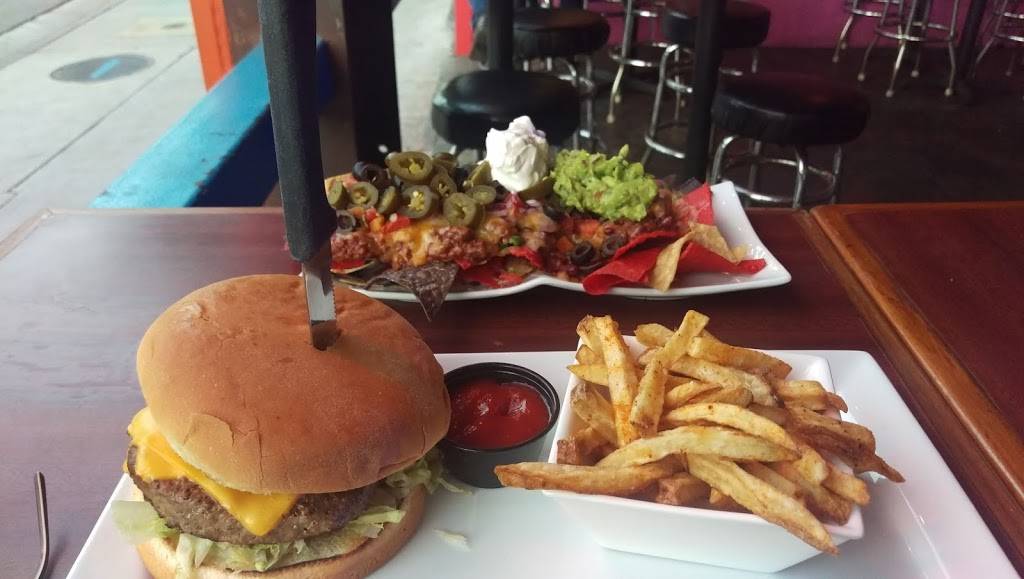 Hamburger Marys | restaurant | 8288 Santa Monica Blvd, Los Angeles, CA 90046, USA | 3236543800 OR +1 323-654-3800