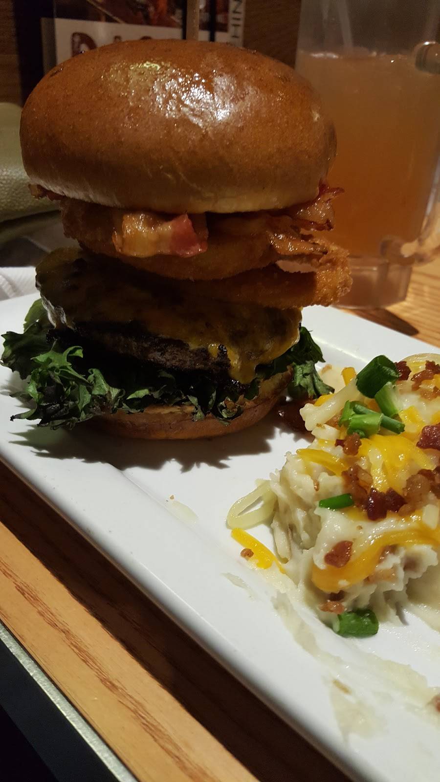 Chilis Grill & Bar | meal takeaway | 312 Lancaster Ave, Wayne, PA 19087, USA | 6106871001 OR +1 610-687-1001