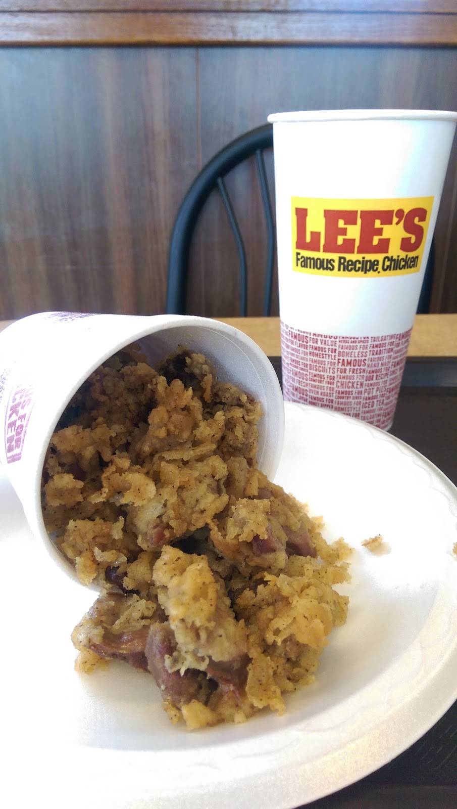 Lees Famous Recipe Chicken | restaurant | 2710 Wheeling Ave, Muncie, IN 47303, USA | 7658969075 OR +1 765-896-9075