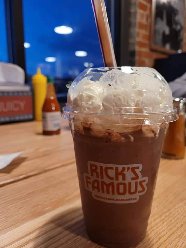 Ricks Famous Juicy Burgers | restaurant | 421 Broad St, Utica, NY 13501, USA | 3157357425 OR +1 315-735-7425