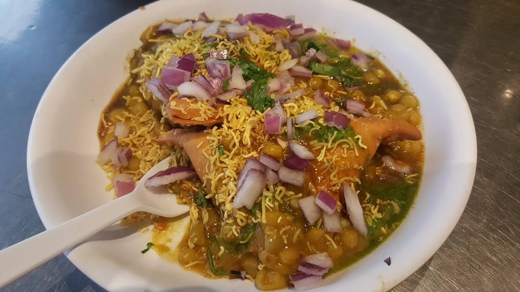 NeeHees Indian Vegetarian Street Food | restaurant | 45656 Ford Rd, Canton, MI 48187, USA | 7347379777 OR +1 734-737-9777