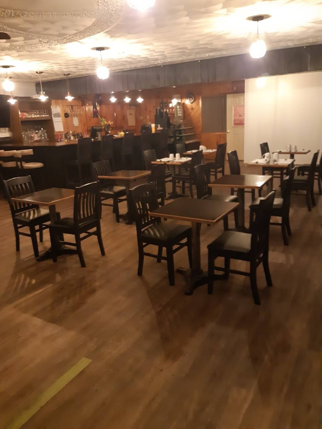 La Gare Waltham Station | restaurant | 512 Boul. de Waltham, QC-148, Waltham, QC J0X 3H0, Canada | 8196895161 OR +1 819-689-5161