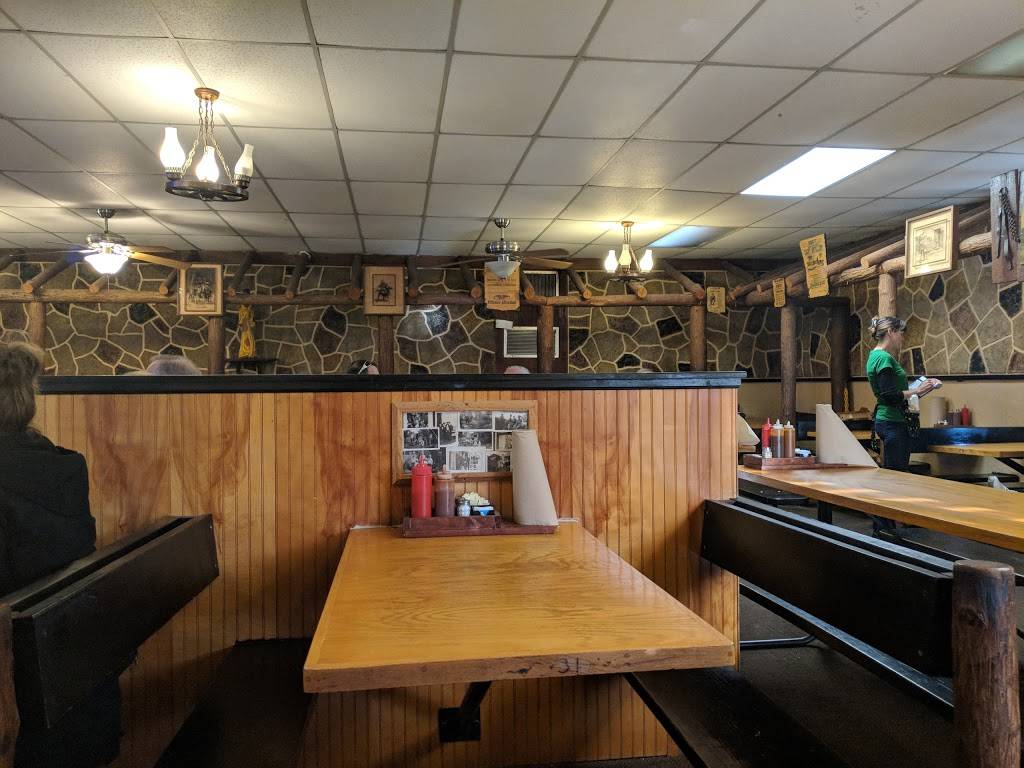 Fat Boys Bar-B-Q | restaurant | 4132 E Silver Springs Blvd, Ocala, FL 34470, USA | 3522363271 OR +1 352-236-3271