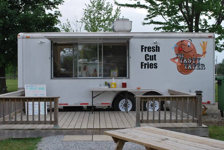 The Tasty Tater | restaurant | 4297 Lakeshore Rd, Plympton-Wyoming, ON N0N 1J6, Canada | 5194024643 OR +1 519-402-4643