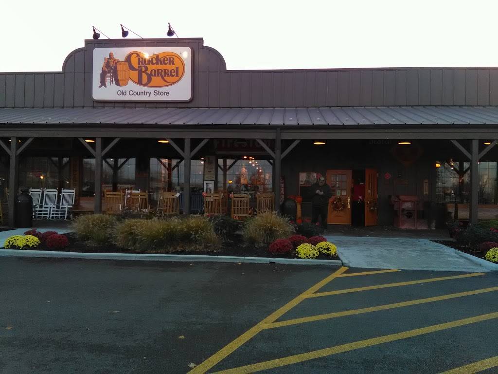 Cracker Barrel Old Country Store | restaurant | 2421 Old Country Inn Dr, Caseyville, IL 62232, USA | 6183971599 OR +1 618-397-1599