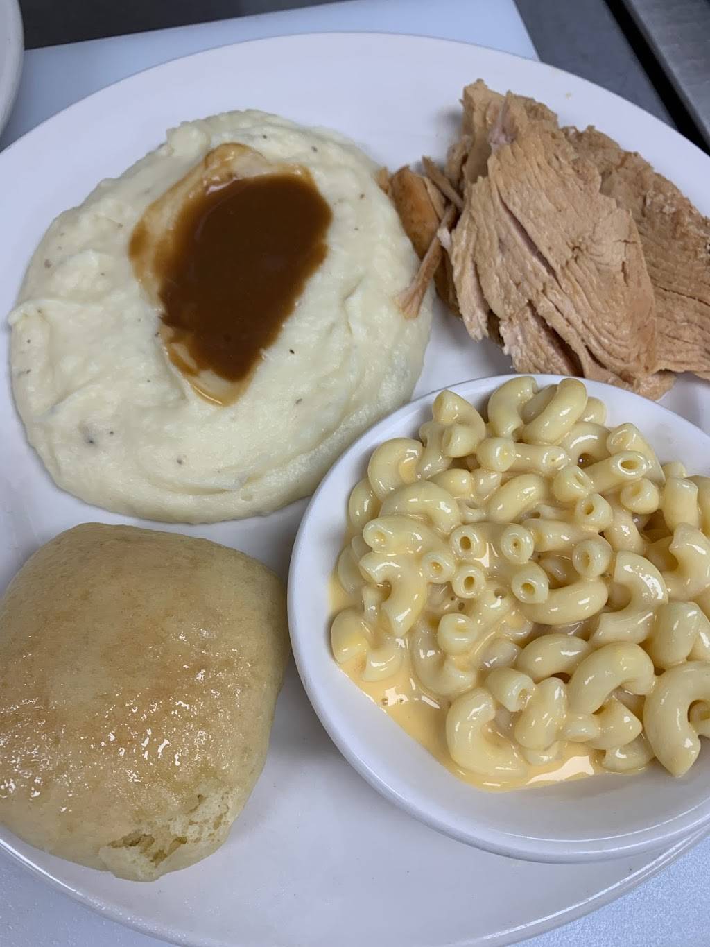 The Cupboard llc | restaurant | 9 2nd Ave, Clendenin, WV 25045, USA | 3045485556 OR +1 304-548-5556