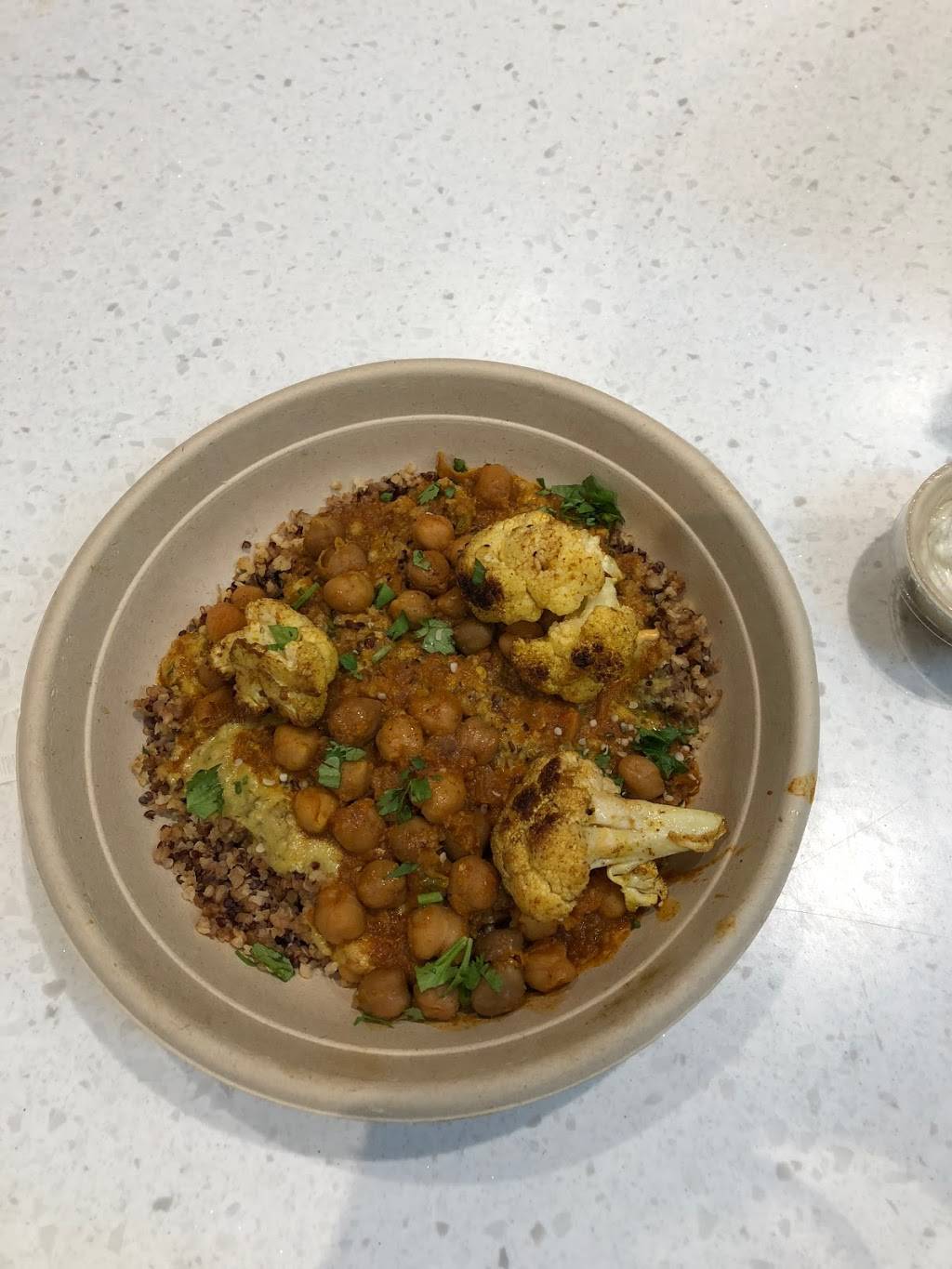 Veggie Grill | restaurant | 308 Westwood Plaza, Los Angeles, CA 90095, USA | 3104696795 OR +1 310-469-6795