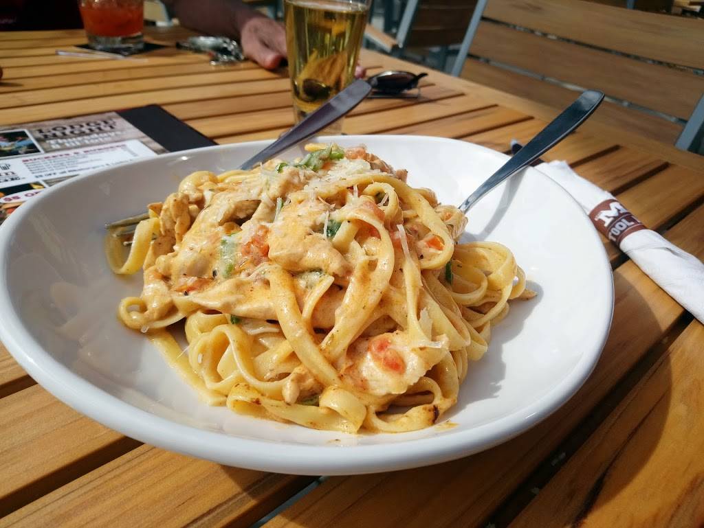 MR MIKES SteakhouseCasual | restaurant | 295 Fourth Ave, St Catharines, ON L2S 0E7, Canada | 9056821023 OR +1 905-682-1023