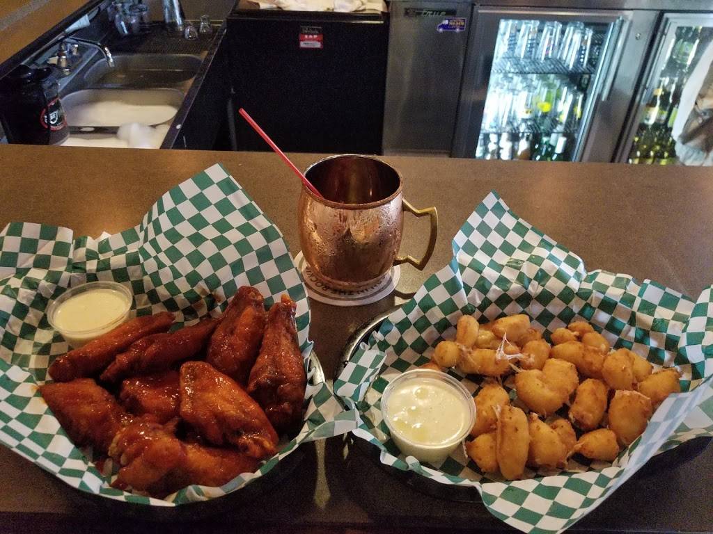 Berts Bar & Grill | restaurant | 3907 S Lake Dr, St Francis, WI 53235, USA | 4147443722 OR +1 414-744-3722