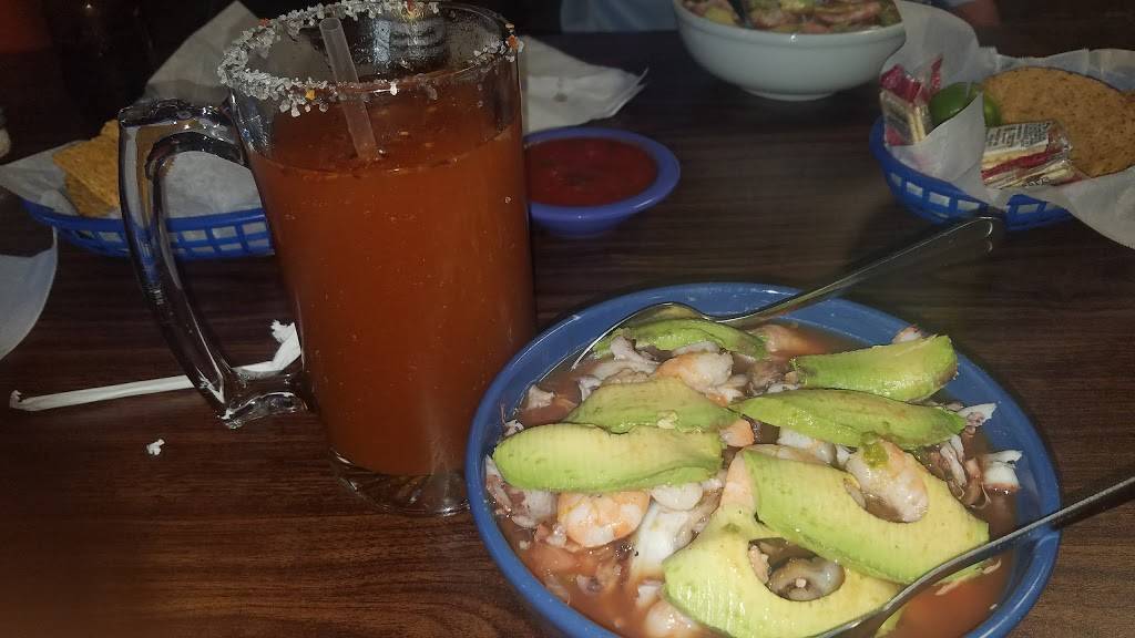 Las Cazuelitas | restaurant | 300 Oak St, Bakersfield, CA 93304, USA | 6616339745 OR +1 661-633-9745