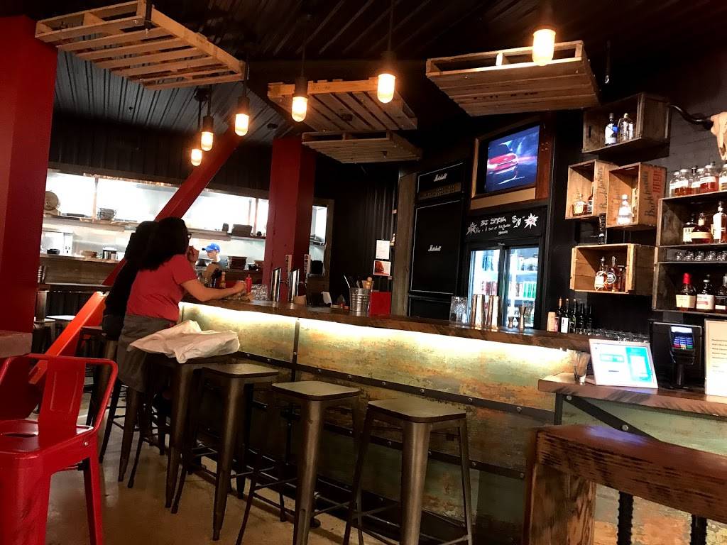 Blackjack BBQ Square 1 | restaurant | 100 City Centre Dr FM02, Mississauga, ON L5B 2C9, Canada | 9052322388 OR +1 905-232-2388