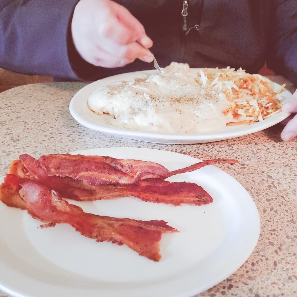 Ma and Pa’s Family Style Restaurant | restaurant | 210 Vaughn Ave, Mountain Grove, MO 65711, USA | 4172174307 OR +1 417-217-4307