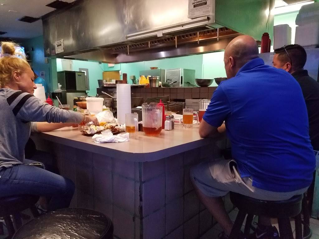 Tarks Of Dania Beach | restaurant | 1317 S Federal Hwy, Dania Beach, FL 33004, USA | 9549258275 OR +1 954-925-8275